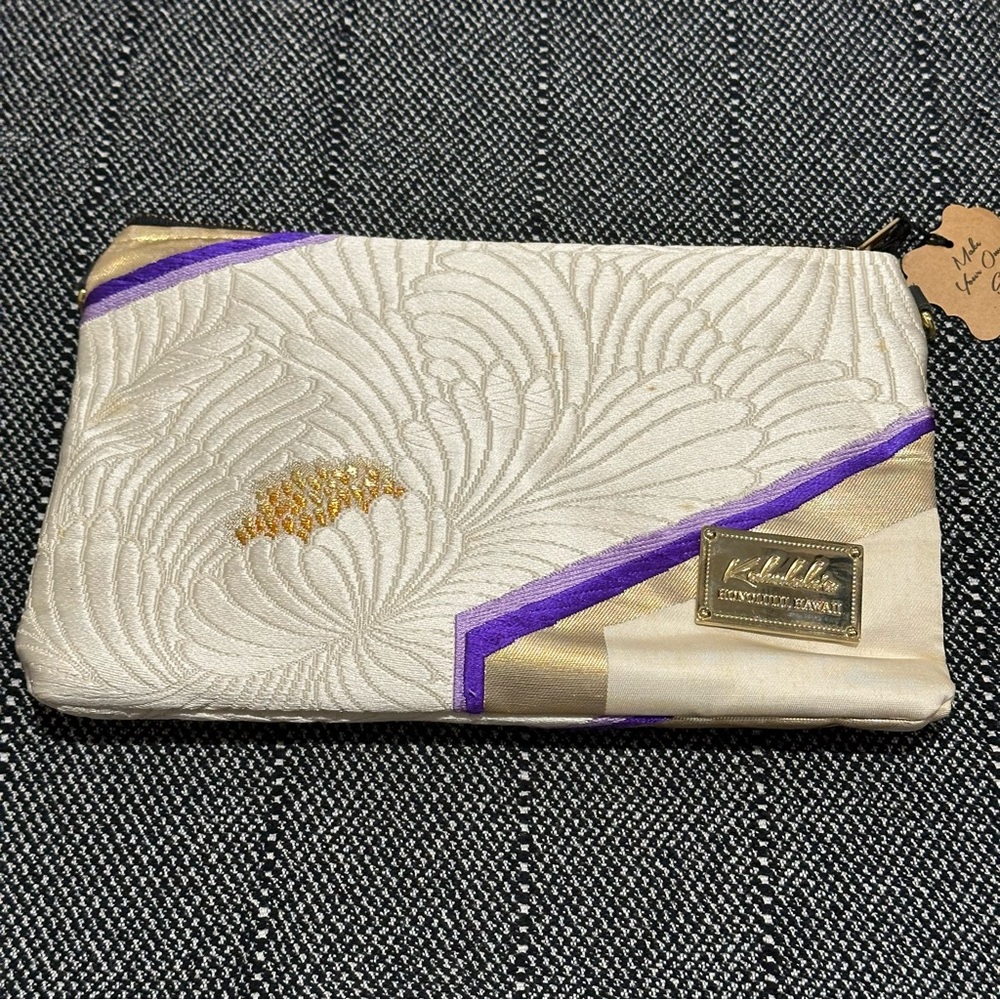 Small clutch bag made with vintage kimono
